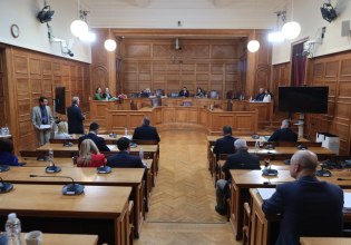 Πηγές ΣΥΡΙΖΑ για κατάθεση Κουρμέντζα: «Με σιωπές, υπεκφυγές και αντιφάσεις, απέφυγε να απαντήσει επί της ουσίας»