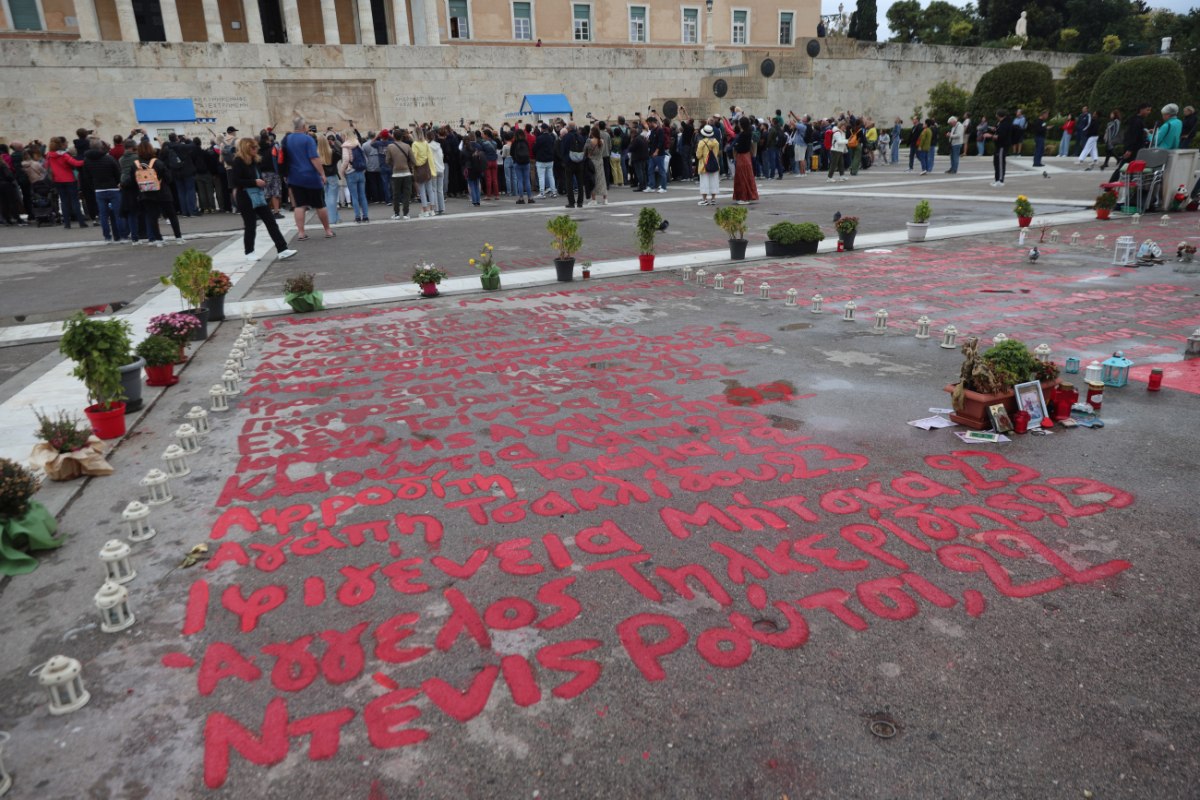 Κόντρα Δένδια &#8211; Δούκα για τον Άγνωστο Στρατιώτη &#8211; Το ΥΠΕΘΑ θα αναθέσει την καθαριότητα σε εργολάβο