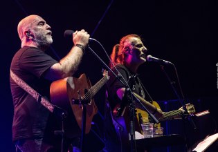 «Για τις παλιές αγάπες»: Οι Πυξ Λαξ συναντούν τους Ζουγανέλη – Σταρόβα