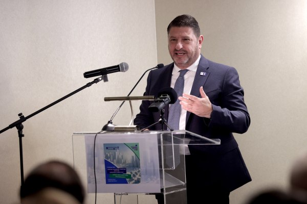 Η ενίσχυση της ανθεκτικότητας των πόλεων είναι ο μεγάλος στόχος Χαρδαλιά