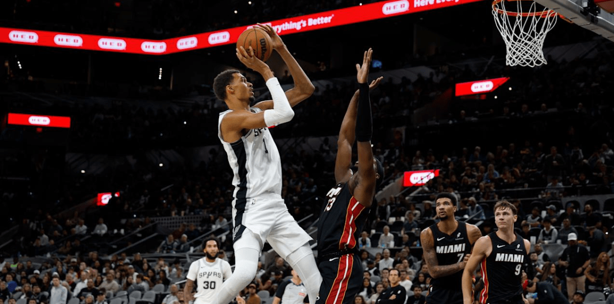 ΝΒΑ: «Τρένο» οι Σπερς με «τρομακτικό» Γουεμπανιάμα (107-101) – Ασταμάτητοι οι Θάντερ (127-108)