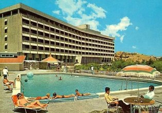 H σαρωτική ιστορία του Αφγανιστάν μέσα από τη ζωή του ξενοδοχείου InterContinental της Καμπούλ