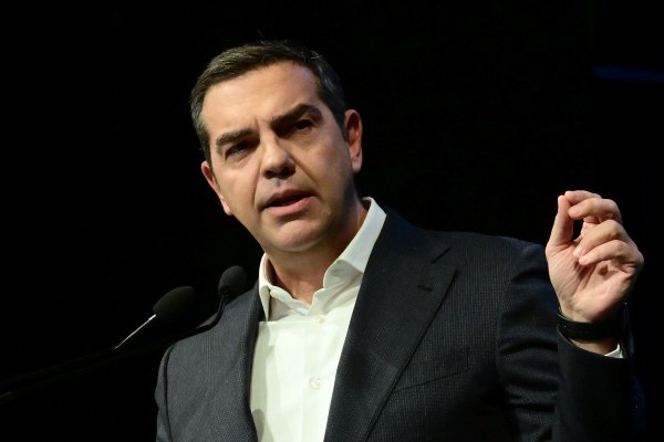 Ο Τσίπρας έκανε σε Δεξιά και Αριστερά χουνέρι και ανησυχούνε γιατί «βλέπουν» ότι σε λίγο ο λαός δεν θα θέλει ούτε να τους ξέρει