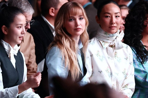 «Xειροπέδες σε κάθε πλαστικό»: Το πρόσωπο της Τζένιφερ Λόρενς διχάζει – «Αγόρασε νέα μούρη;»