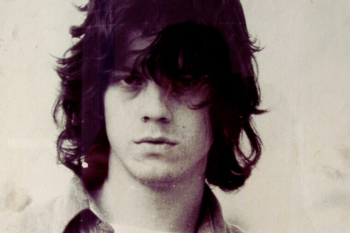 Σαν σήμερα ο Βλάσσης Μπονάτσος είπε αντίο: Αναρχία στη σκηνή, σκάνδαλο με τη γυμνόστηθη Αλίκη και Άλλα Κόλπα μιας ροκ ψυχής 