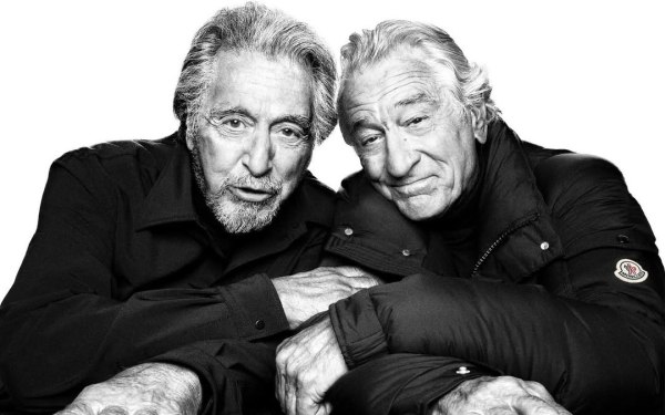 Ο Ρόμπερτ Ντε Νίρο αγκαλιάζει τον Αλ Πατσίνο στην παγωμένη Νέα Υόρκη για μια νέα καμπάνια μόδας