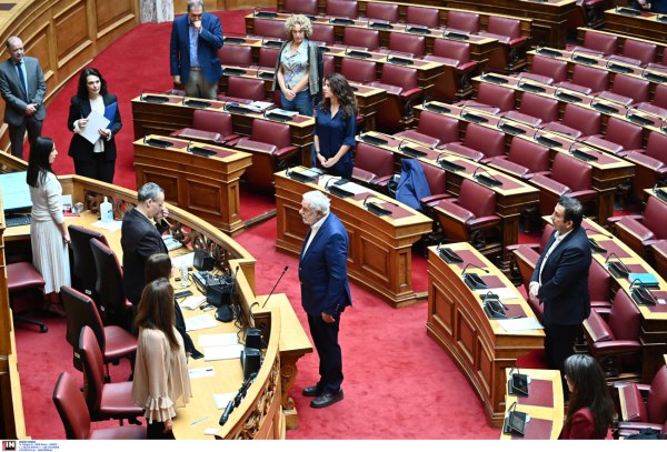 Βουλή: Ορκίστηκε βουλευτής ο Θοδωρής Δρίτσας – Πήρε την έδρα του Τσίπρα