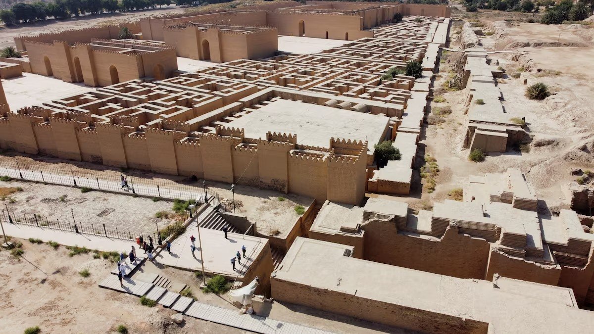 Ο αρχαιολογικός χώρος της Βαβυλώνας σε εικόνα από drone (Reuters)