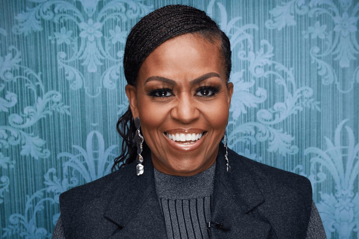 Επιτέλους ελεύθερη! Η 61χρονη Μισέλ Ομπάμα για το στιλ, τις τρίχες, τους υποκριτές και το φόβο ως τακτική