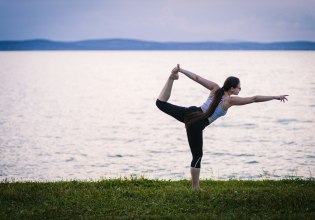 Ο ορισμός της ευεξίας: Όταν το περπάτημα συναντάει τη yoga