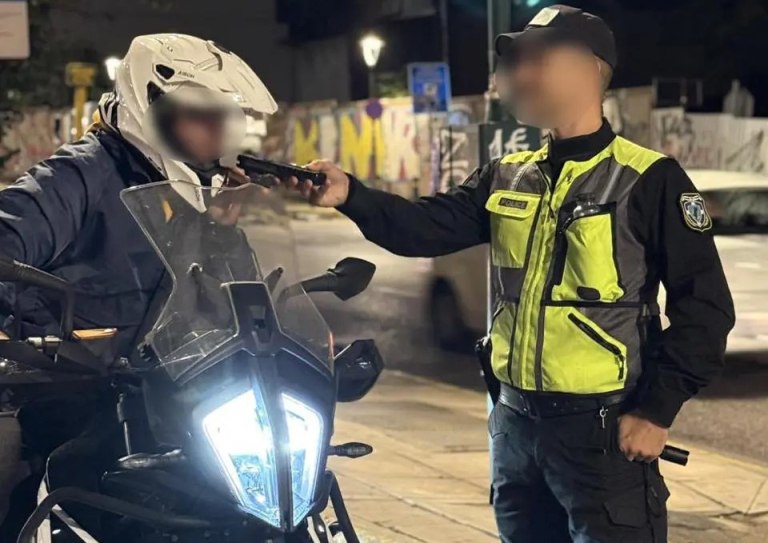 Τροχαία: Συνελήφθησαν 7 μεθυσμένοι οδηγοί – Βεβαιώθηκαν άλλες 159 παραβάσεις σε ελέγχους αλκοτέστ στην Αττική