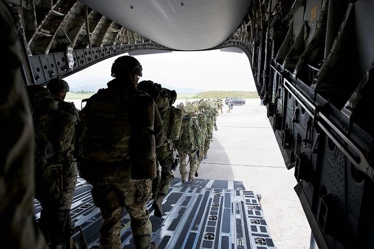 Ελλάδα vs Ιρλανδία: δύο όψεις της ευρωπαϊκής αδυναμίας στην άμυνα