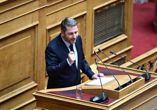 Ν. Ανδρουλάκης: Η κυβέρνηση «ξηλώνει το πουλόβερ της προστασίας της εργασίας»