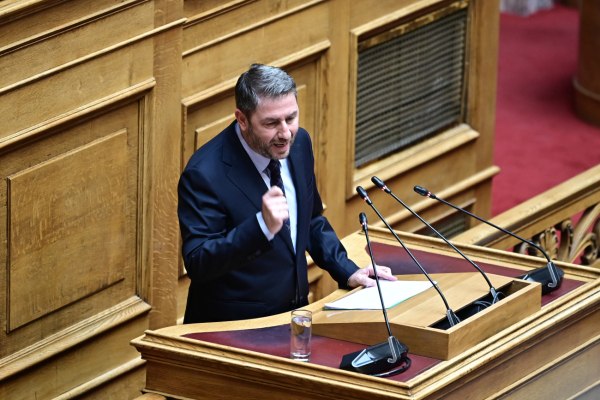 Ν. Ανδρουλάκης: Η κυβέρνηση «ξηλώνει το πουλόβερ της προστασίας της εργασίας»