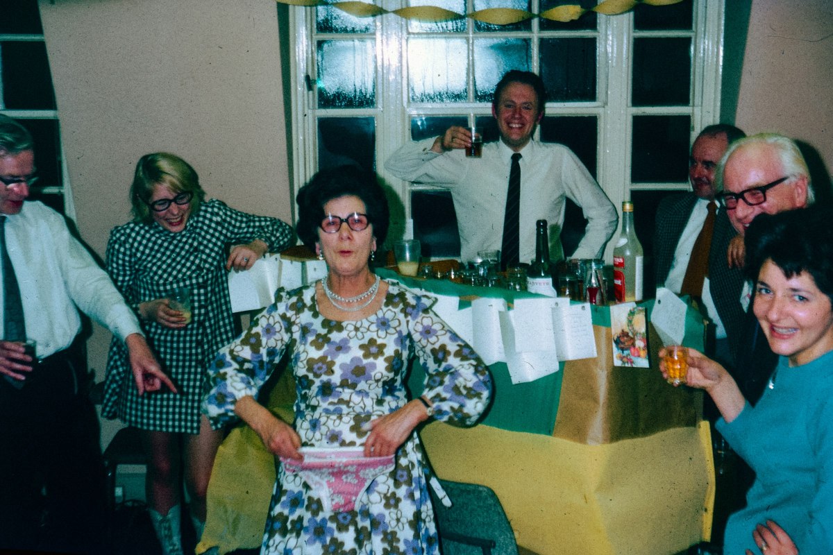 Υπερσυντηρητικές νοικοκυρές στο OnlyFans: Το παράδοξο των γυναικών του MAGA που γδύνονται στα μέσα κοινωνικής δικτύωσης