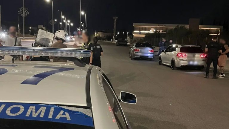 Επιχείρηση της Τροχαίας στο Ίλιον – Ακινητοποιήθηκαν 12 οχήματα