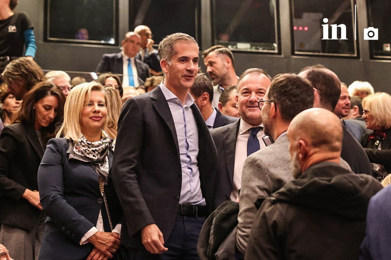 Ισχυρό πολιτικό μήνυμα από την εκδήλωση Στυλιανίδη – Παρών το κυβερνητικό επιτελείο, απών ο Σαμαράς Ισχυρό πολιτικό μήνυμα από την εκδήλωση Στυλιανίδη – Παρών το κυβερνητικό επιτελείο, απών ο Σαμαράς