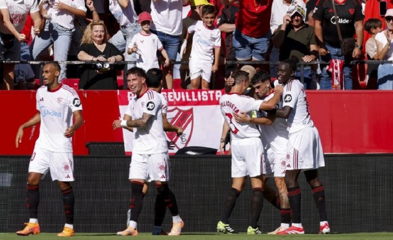 Σεβίλλη – Μπαρτσελόνα 4-1: Με μαέστρο τον Αλμέιδα και πρωταγωνιστή τον Βλαχοδήμο διέλυσε τους μπλαουγκράνα