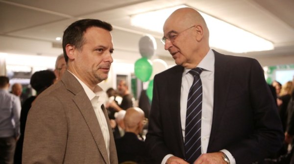 Η στιχομυθία Μητσοτάκη, Δένδια και Δούκα στην εκδήλωση του Υπουργείου Εθνικής Άμυνας