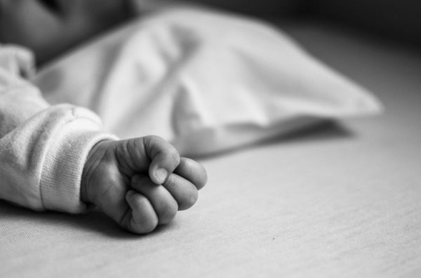 Λάρισα: Την τελευταία του πνοή άφησε βρέφος ενός μήνα – Διακομίστηκε στο νοσοκομείο χωρίς τις αισθήσεις του