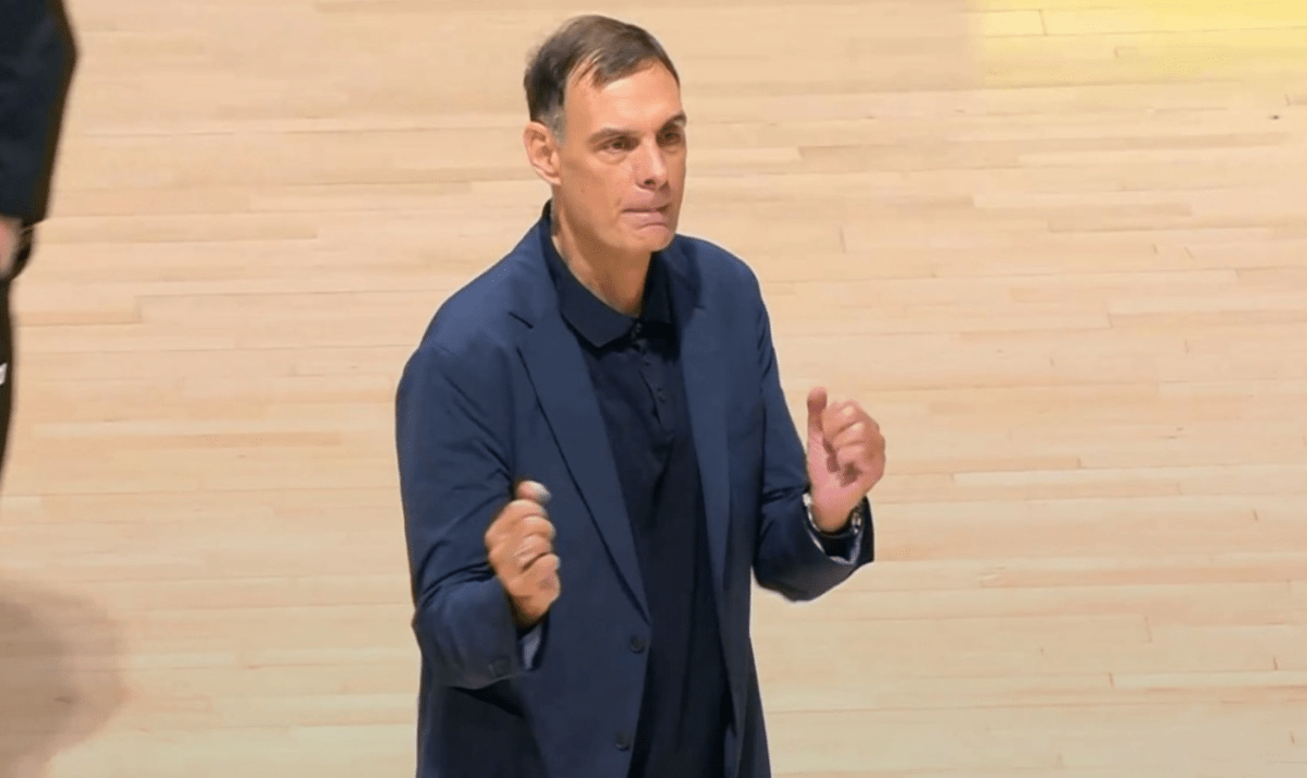 «Τρελάθηκε» ο Μπαρτζώκας μετά το μεγάλο «διπλό» κόντρα στη Μακάμπι – Η αποθέωση των οπαδών του Ολυμπιακού! (vid)