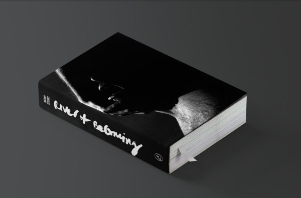 River of Becoming: The Life and Times of Lucas Samaras – Συζήτηση με αφορμή το βιβλίο του Μιχάλη Σκαφίδα