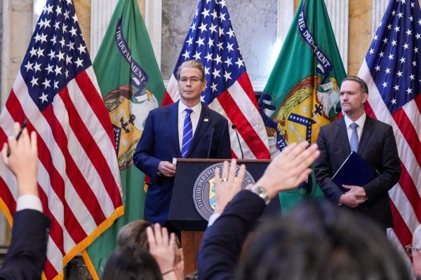 Μπέσεντ: Ο κόσμος θα «αποσυνδεθεί» από την Κίνα εάν εφαρμόσει τους ελέγχους στις σπάνιες γαίες