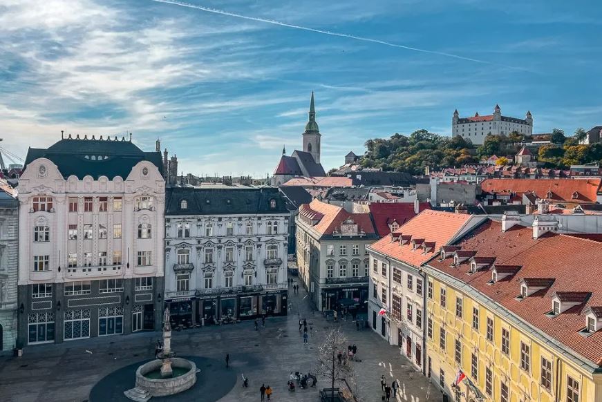 Σλοβακία: Ποια χώρα βάζει όριο ταχύτητας στους πεζούς