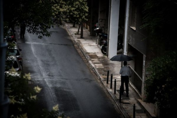 Καιρός: Ισχυρά φαινόμενα στα δυτικά και νότια τις επόμενες ώρες – Έρχονται βροχές και καταιγίδες