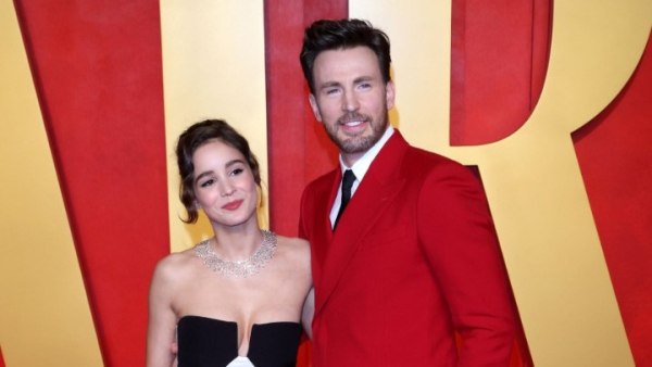 Κρις Έβανς: Ο «Captain America» απέκτησε κόρη, τρισευτυχισμένοι γονείς με την Άλμπα Μπαπτίστα