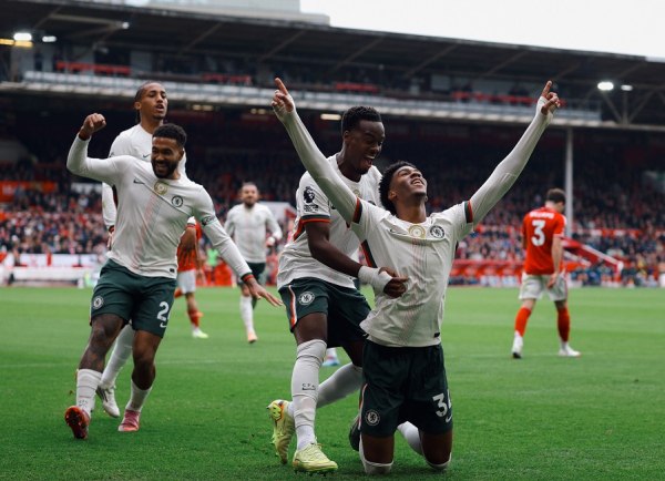 Premier League: Νίκησε και «έπιασε» 4άδα η Τσέλσι