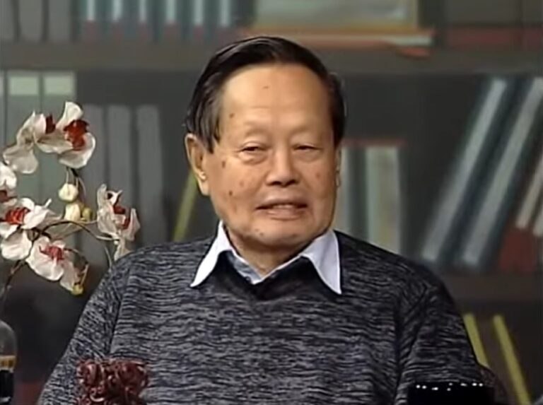 Πέθανε ο τιμηθείς με Νόμπελ Φυσικής Τσεν Νινγκ Γιανγκ σε ηλικία 103 ετών