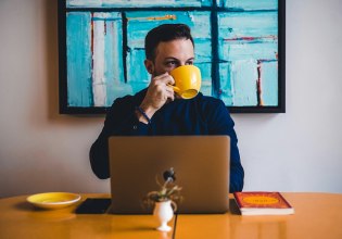 Ξέχνα την καφεΐνη: Αυτές οι τροφές μας γεμίζουν ενέργεια