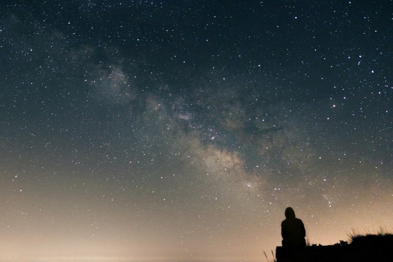 Άκρως Ζωδιακό: Τα Do’s και Don’ts στα ζώδια σήμερα [Παρασκευή 03.10.2025]