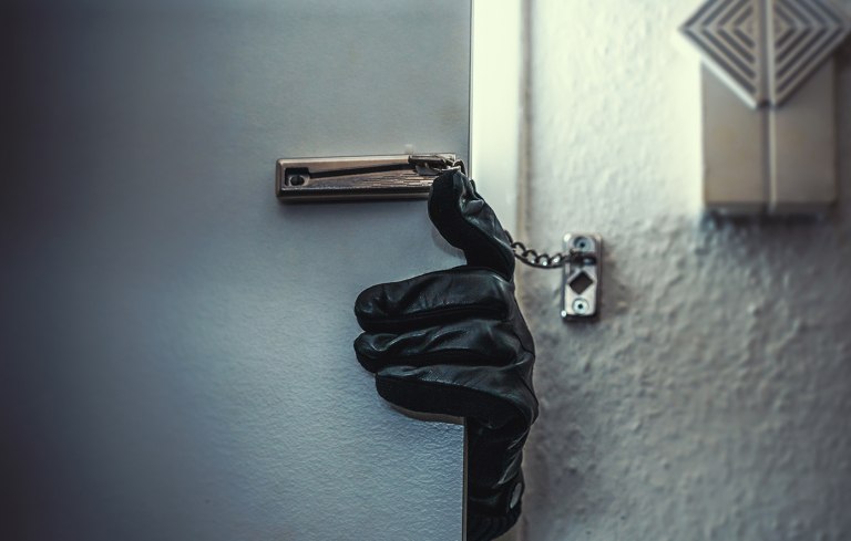 Εξαρθρώθηκε συμμορία που διέπραττε κλοπές σε οικίες στην Πεντέλη – Είχαν κάνει 6 διαρρήξεις σε 8 ημέρες