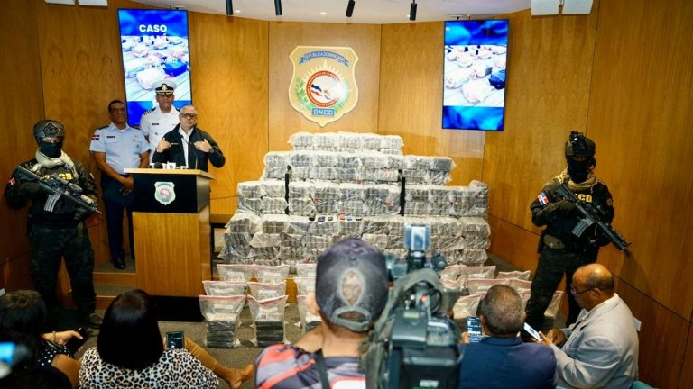 Δομινικανή Δημοκρατία: Εντοπίστηκε σκάφος που μετέφερε 650 δέματα με κοκαΐνη