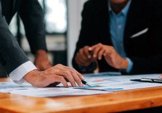 Οι μικρομεσαίες επιχειρήσεις κολλημένες στο «χθες» – Γιατί η ψηφιοποίηση αποτελεί μονόδρομο για την ανάπτυξη