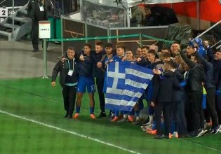 Η συγκινητική αφιέρωση της Εθνικής Ελπίδων στον Πάνο Ρούτσι (vid)