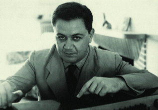 Μάνος Χατζιδάκις: Σ’ ουρανούς προχώρησε που δεν τους φτάνει ανθρώπου νους