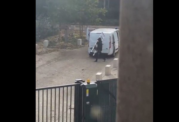 Γαλλία: Βίντεο από νέα ένοπλη ληστεία με λεία χρυσό – Ηταν μεταμφιεσμένοι σε αστυνομικούς