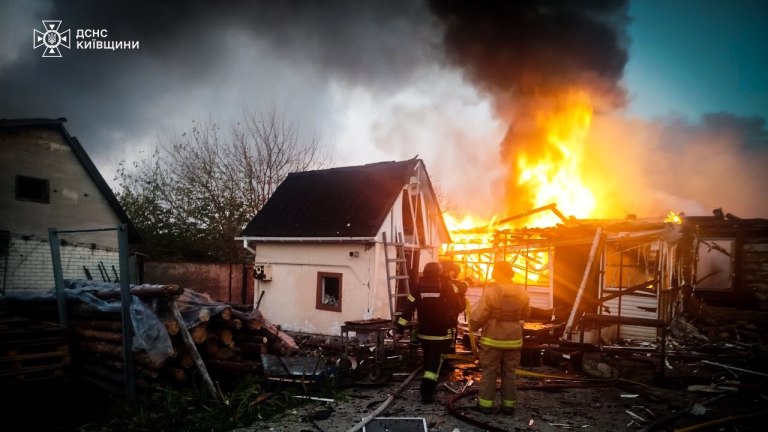 Ποια ειρήνη; Ρωσικός βομβαρδισμός σε Κίεβο, Ζαπορίζια – Βρετανικοί πύραυλοι από την Ουκρανία στη Ρωσία