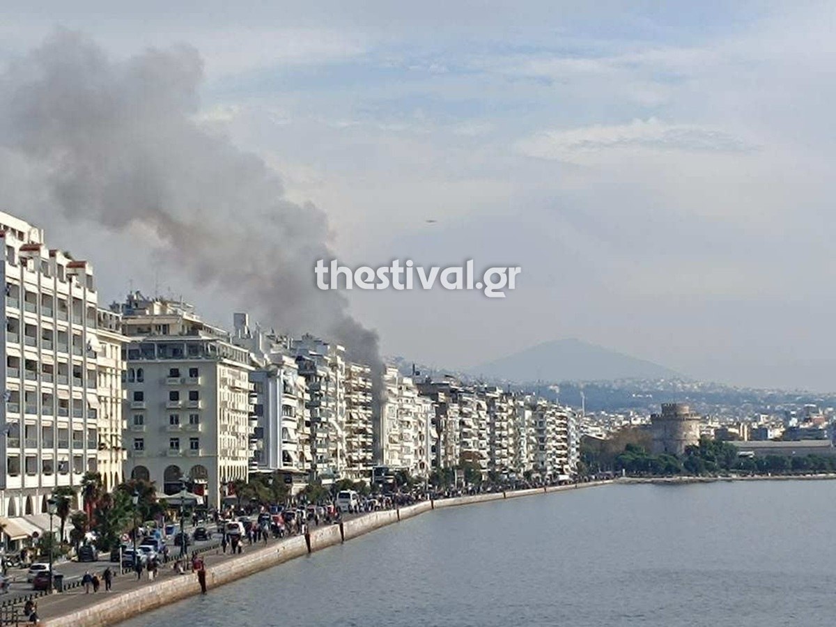 Φωτιά στη Θεσσαλονίκη: Στις φλόγες καφέ στη Λεωφόρο Νίκης