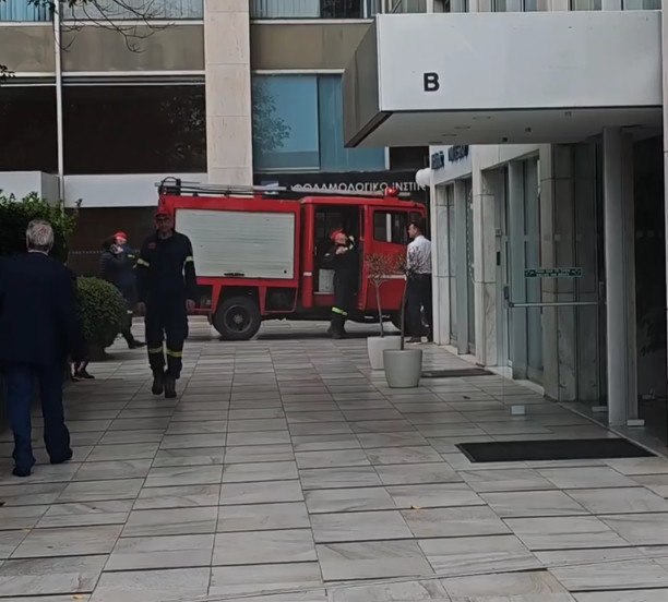 Έσβησε η φωτιά στον Πύργο Αθηνών