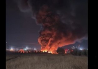 Φωτιά στον Ασπρόπυργο – Καίγονται λάστιχα και κοντέινερ – Ακούστηκαν εκρήξεις