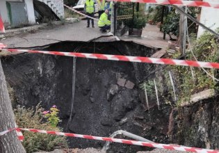 Αιτωλοακαρνανία: Απίστευτες εικόνες στις Φυτείες – Άνοιξε κρατήρας ανάμεσα σε σπίτια