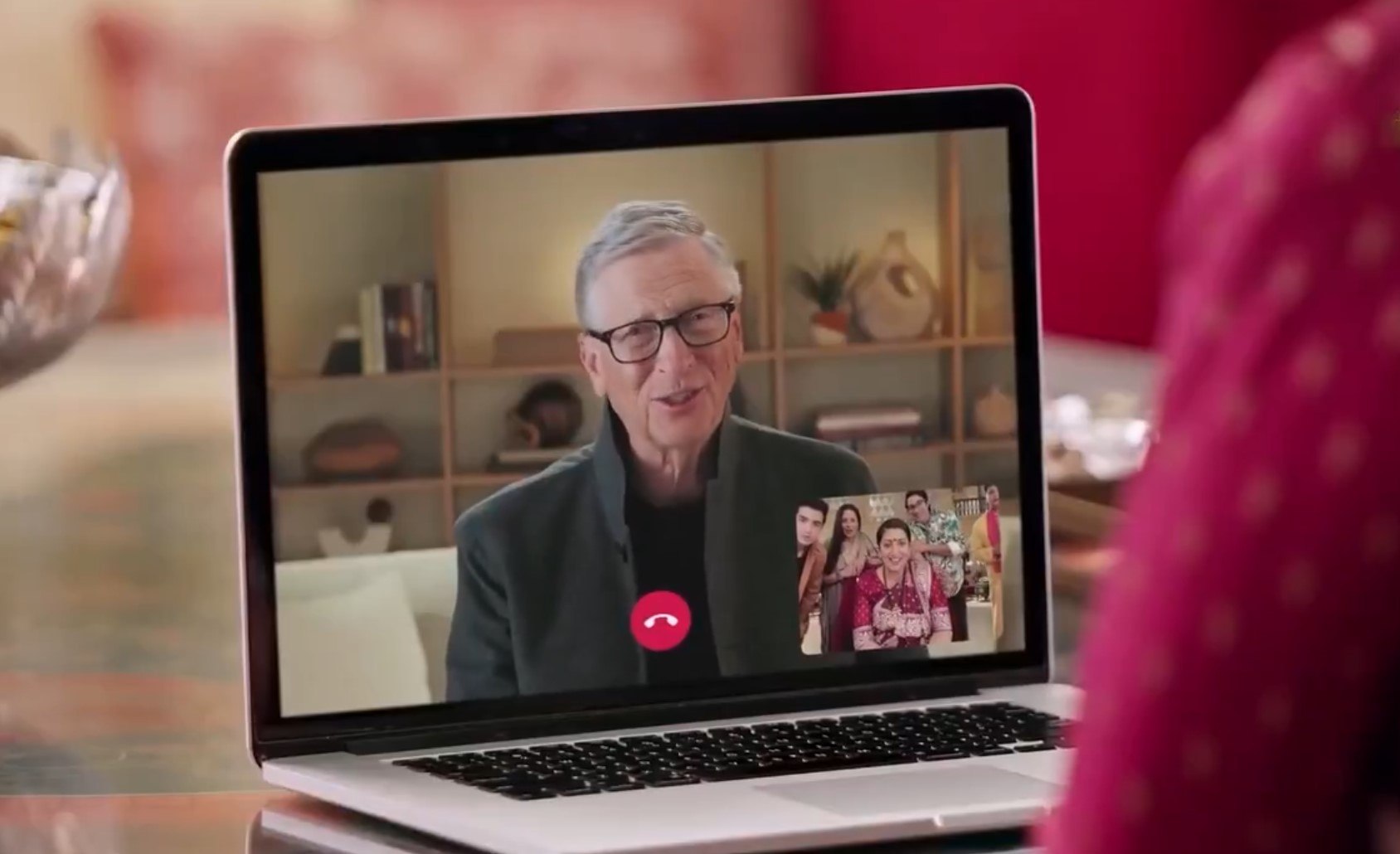 Το cameo που κανείς δεν περίμενε – O λόγος της εμφάνισης Γκέιτς σε εμβληματική ινδική σειρά