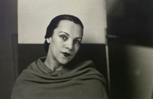 Genica: Μια παράσταση για τη ζωή της πρωταγωνίστριας του βωβού σινεμά, Γενίκα Αθανασίου, στο «Σημείο»