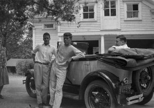 JFK: Προβλήματα βάρους, απόρριψη από μια ηθοποιό του Χόλιγουντ και λοιπές αποκαλύψεις σε νέο βιβλίο