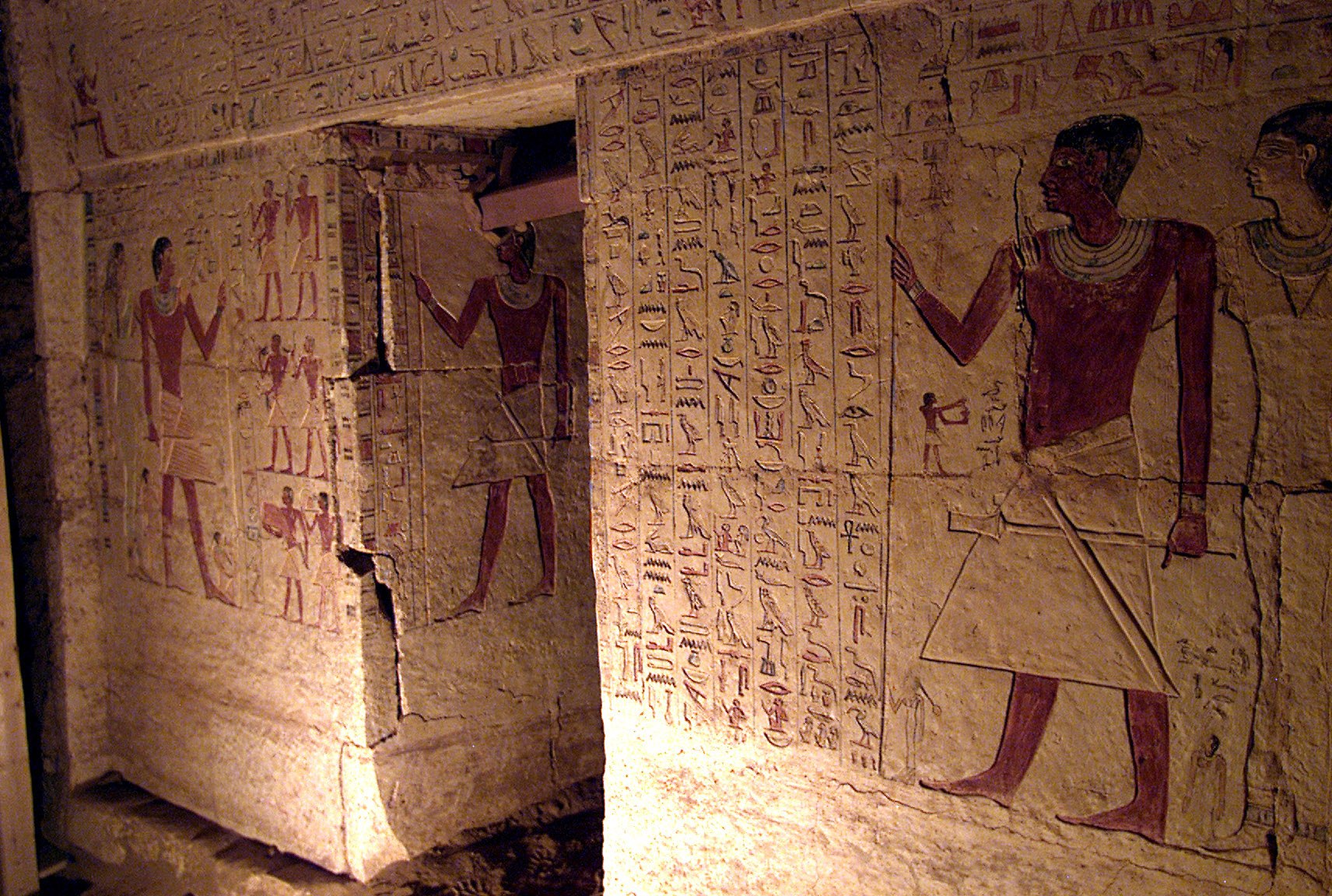 «Τραγωδία για την αρχαιολογία»: Eξαφανίστηκε σπάνιο ανάγλυφο από ασβεστόλιθο σε νεκρόπολη της αρχαίας Αιγύπτου