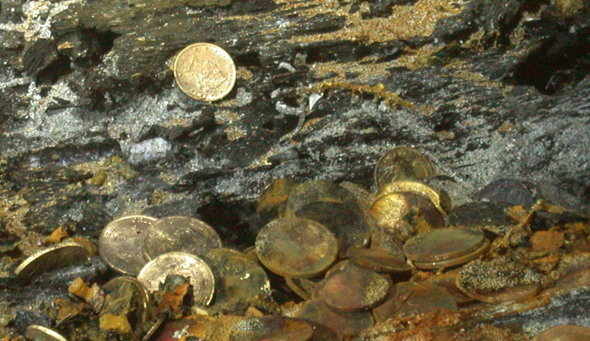 «Στόλος του Θησαυρού»: Εντοπίστηκαν νομίσματα αξίας ενός εκατ. δολαρίων από τα ισπανικά ναυάγια του 1715 στη Φλόριντα